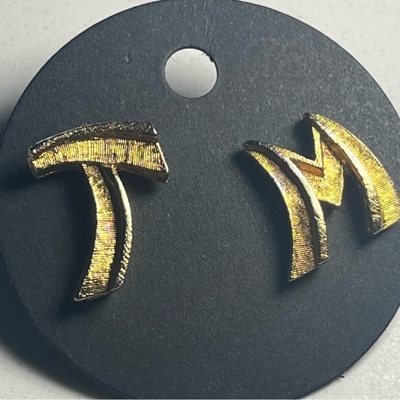 Vintage Lettering T M Lapel Pins, Perfect for Trademark or Initials MCM - Picture 1 of 4
